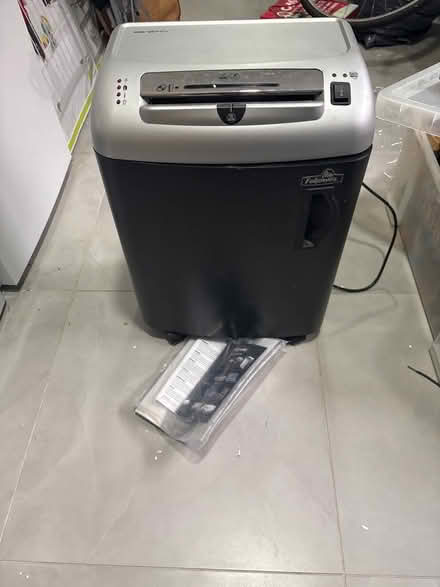 Photo of free Paper shredder (Chislehurst BR7) #1