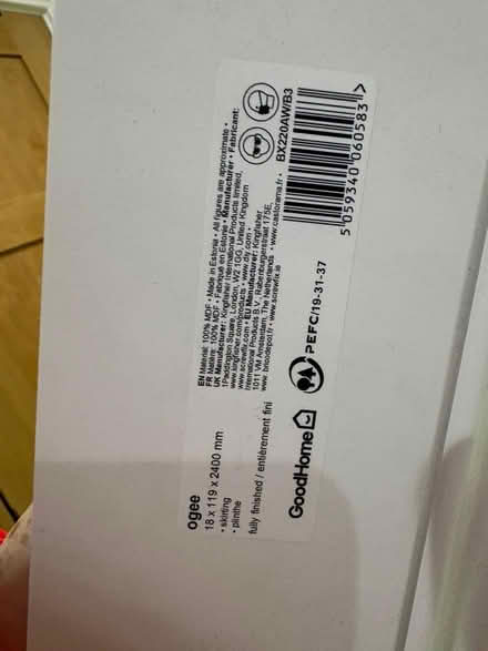 Photo of free One piece of white skirting board (CR2) #2