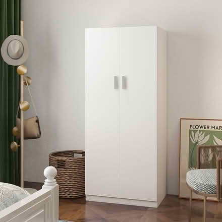 Photo of Wardrobe (Hull) #1