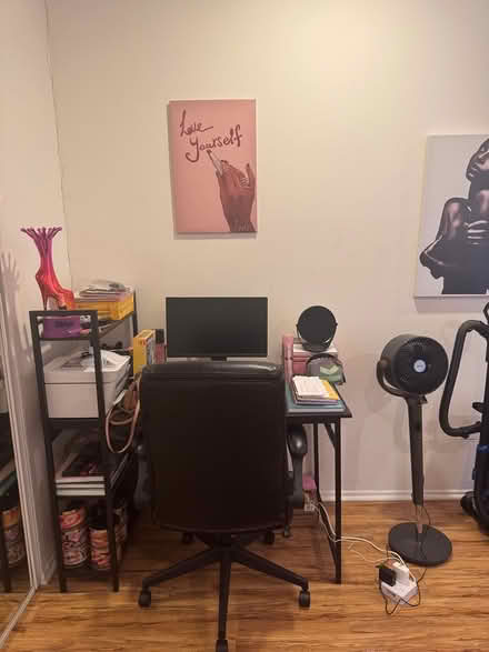 Photo of free desk (Beverly Grove/West Hollywood) #1