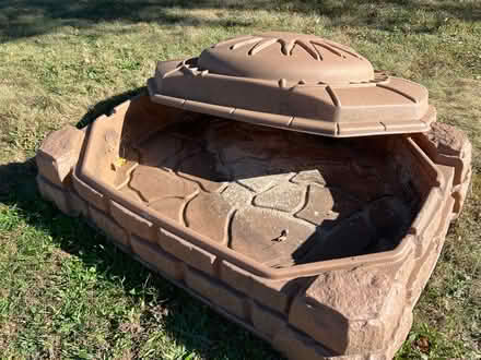 Photo of free Sand box with cover (Flemington) #2