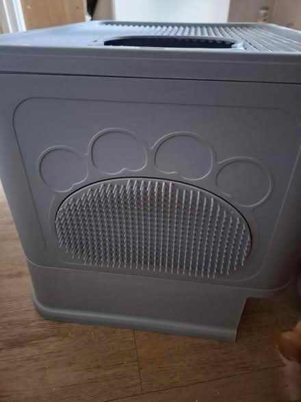 Photo of free Cat stuff (Cleehill SY8) #2