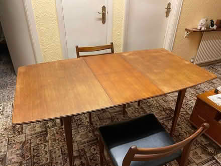 Photo of free Table with four chairs (Church End LU6) #3