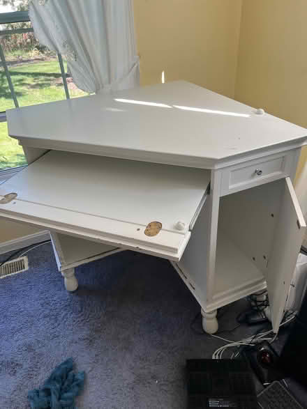 Photo of free Corner Computer Desk (SE Holland - 40th St and Pine) #1