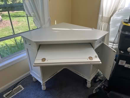 Photo of free Corner Computer Desk (SE Holland - 40th St and Pine) #2