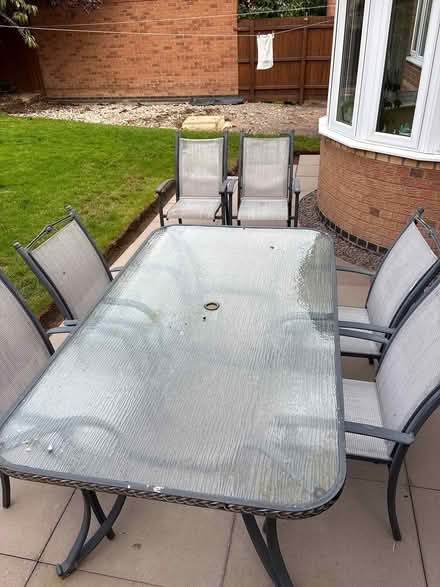 Photo of free Garden table and chairs (Le16) #2