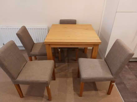 Photo of free Expandable wooden dining table (Central Reading RG1) #1