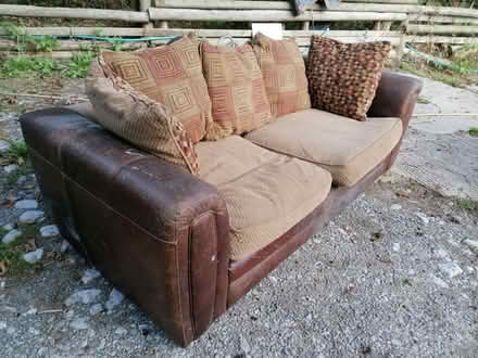 Photo of free large leather sofa/settee (Shobdon LD8) #3