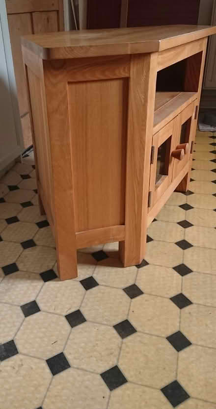 Photo of free TV stand (Arboretum) #2