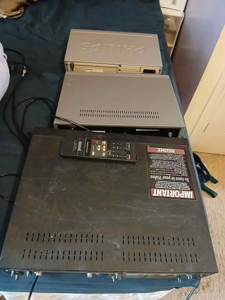 Photo of free VHS Video Players/Recorders (L26 6bp) #3