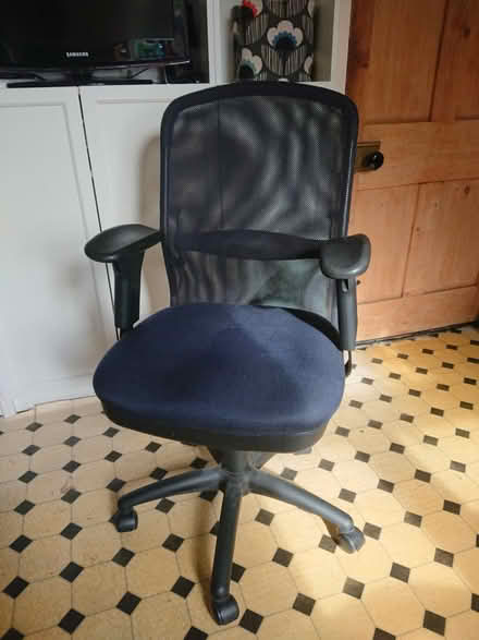 Photo of free Office chair (Arboretum) #1