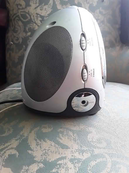 Photo of free DAB Radio Alarm Clock, Not Working (CT15) #3
