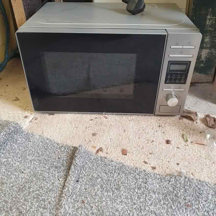 Photo of free old microwave (mansfield, NG18) #1