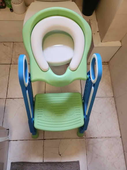 Photo of free Toilet trainer step and seat (Morley LS27) #1