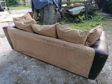 Photo of free large leather sofa/settee (Shobdon LD8) #2