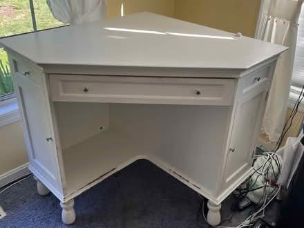 Photo of free Corner Computer Desk (SE Holland - 40th St and Pine) #3