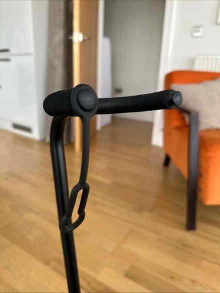 Photo of free Guitar stand (SE10) #1