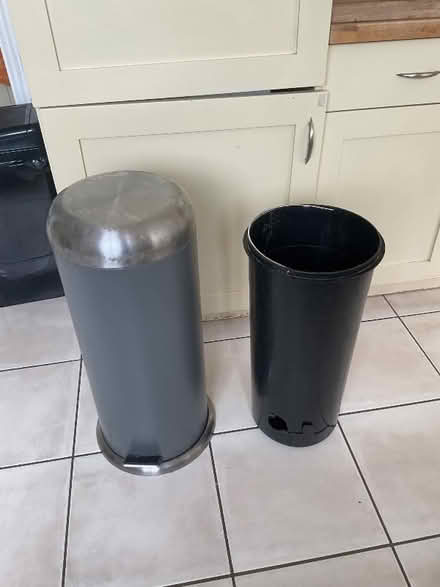 Photo of free Kitchen waste bin (Sandford-on-Thames OX4) #1