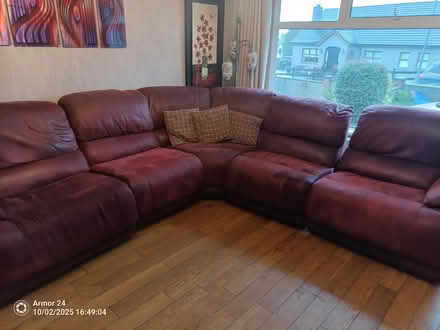 Photo of free 5 seater Burgundy/Wine corner suite 2 x recliners (Straid BT39) #1