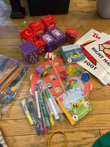 Photo of free small toys, paw fidget, folders (Rockville) #1