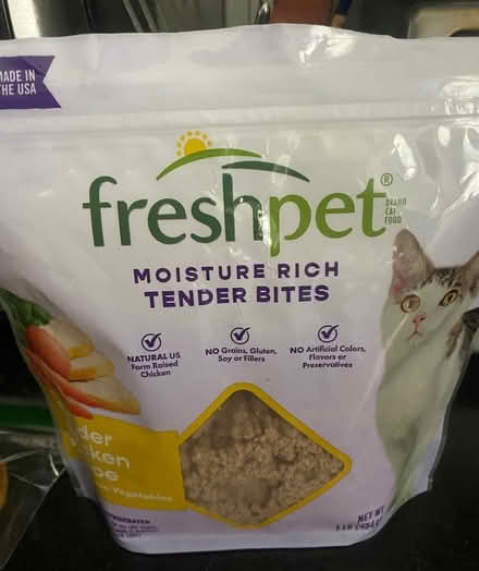 Photo of free fresh cat food - opened bag (midtwn) #1