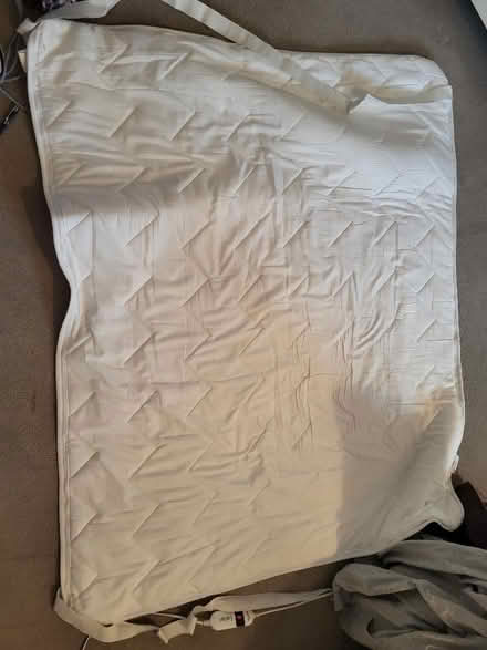 Photo of free Double electric blanket - white. (Fordwich SG14) #1