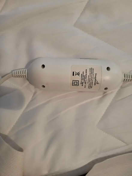 Photo of free Double electric blanket - white. (Fordwich SG14) #2