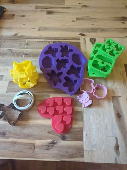 Photo of free Cake moulds, biscuits cutters (Bare, LA4) #1