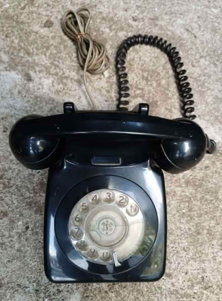 Photo of free Old (1980's) style GPO analogue phone (Cainscross GL5) #1