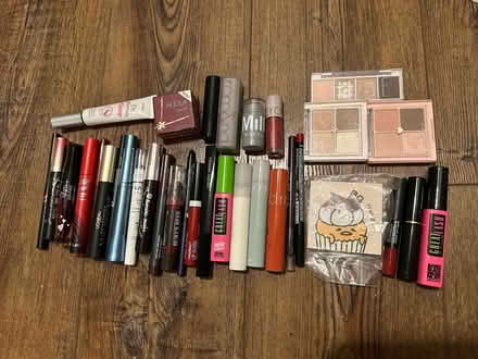 Photo of free Makeup (expired) (Severn) #1