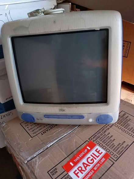 Photo of free iMac Jelly computer (Yonge/Sheppard) #1