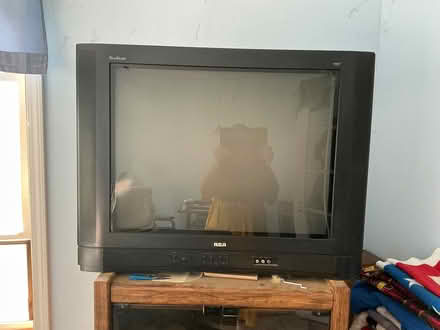Photo of free RCA CRT tv with vertical collapse (Casey County/Argyle) #1