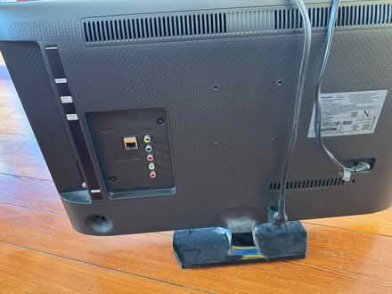 Photo of free Samsung small flatscreen tv (Bowling Green) #2