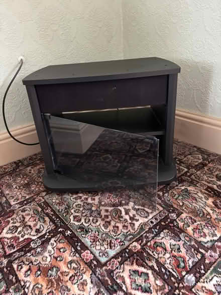 Photo of free Small glass fronted tv stand (Chaddesden DE21) #1