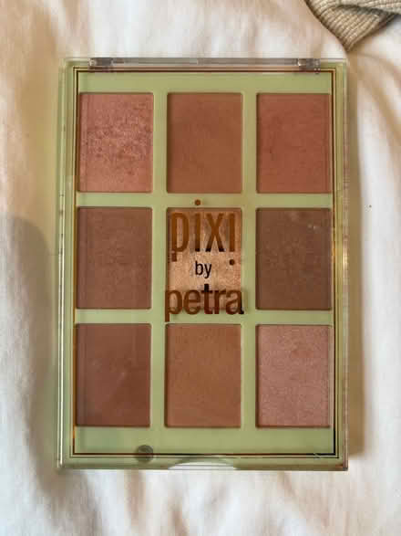 Photo of free PIXI Makeup (Manor House) #1