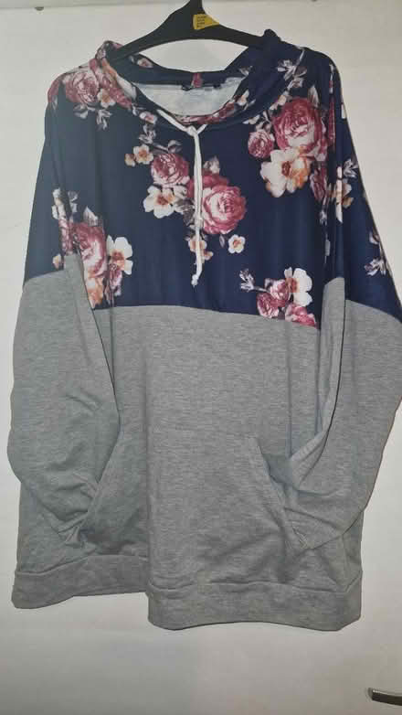 Photo of free Jumper (Lambeth SW8) #1