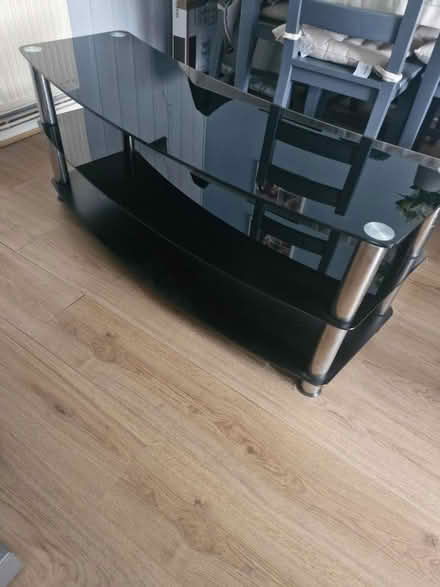 Photo of free TV stand (Epsom KT19) #4