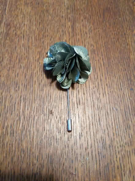 Photo of free Green flower pin (Silver Spring) #1