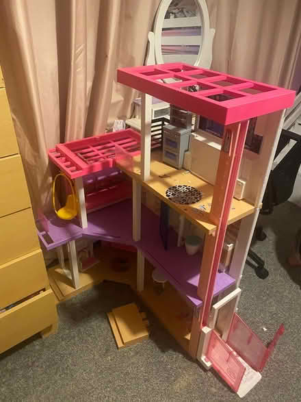 Photo of free Huge Barbie house (Bath) #1