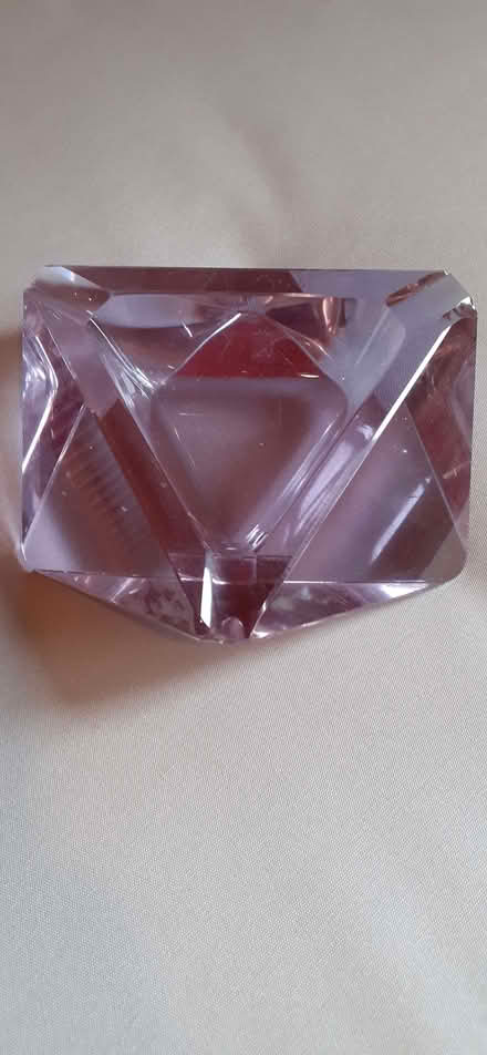 Photo of free glass ashtray, chipped (Goldsworth Park GU21) #2
