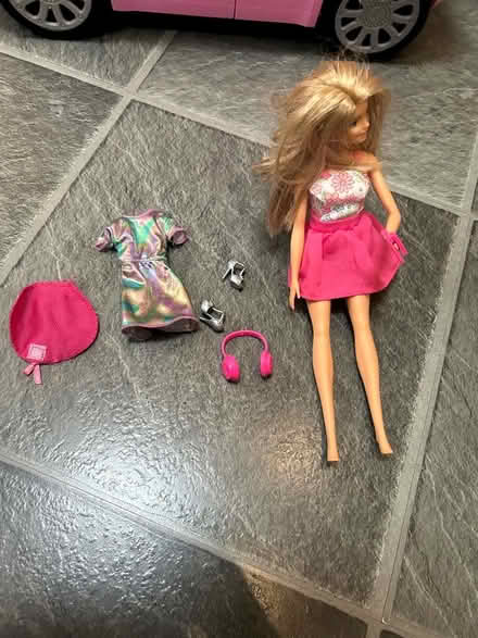Photo of free Barbie jeep (Shenley Fields B29) #3