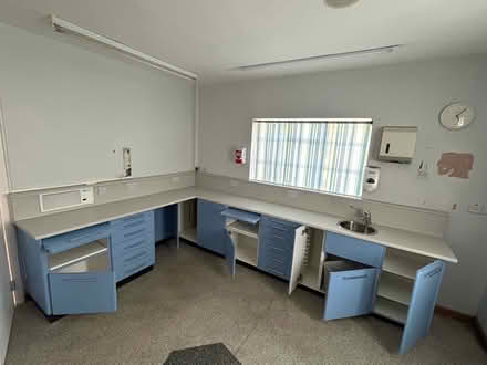 Photo of free Cabinets …& basins/taps (Didcot, OX11) #1