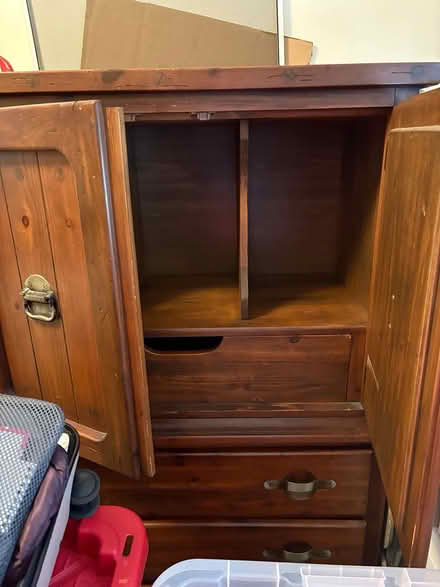 Photo of free Bedroom furniture (Brooklyn near Kings Plaza) #2