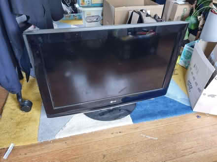 Photo of free lg 32" led tv (Chesham HP5) #1