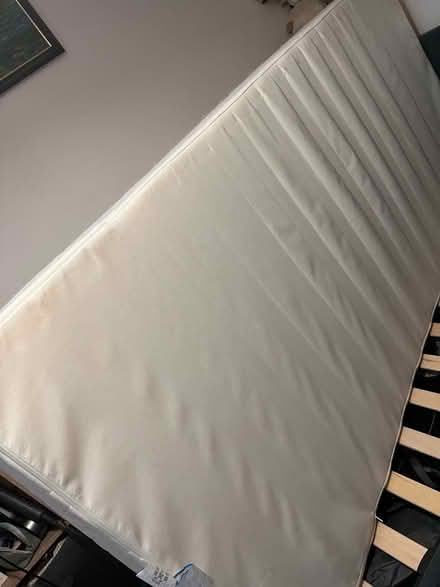 Photo of free Single mattress (Luton Airport LU2) #1