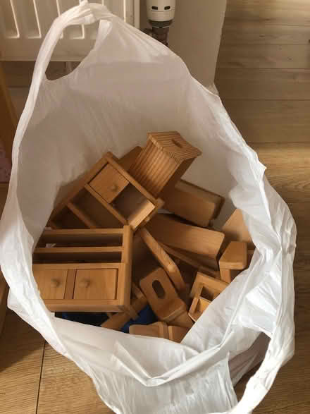 Photo of free Doll house (Beechwood CH43) #3
