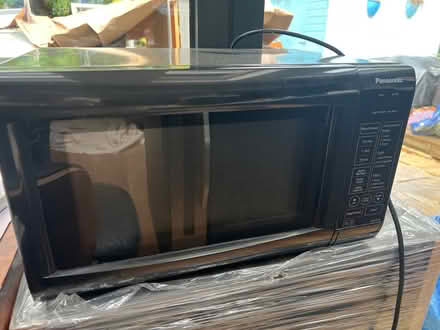 Photo of free Microwave 800W Panasonic (Manchester M19) #1