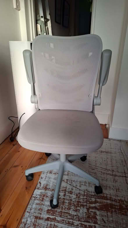 Photo of free Mesh office chair light grey (Caversham RG4) #1