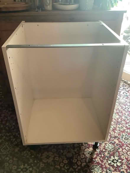 Photo of free 600mm B&Q kitchen base unit (Forde Close TQ12) #1