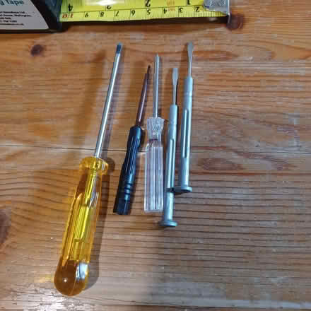 Photo of free 5 small screwdrivers (Oxford OX2) #1
